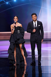 Olivia Culpo feet photo thumbnail