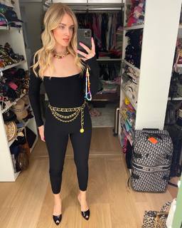 Chiara Ferragni feet photo thumbnail
