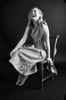 Brie Larson feet photo thumbnail