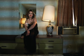 Emilia Clarke feet photo thumbnail