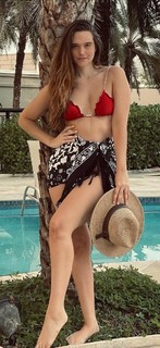 Juliana Paiva feet photo thumbnail
