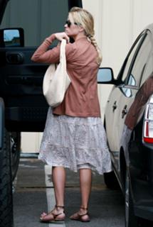 Reese Witherspoon feet photo thumbnail