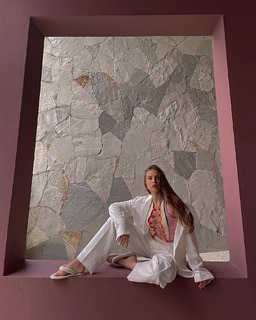 Xenia Tchoumitcheva feet photo thumbnail