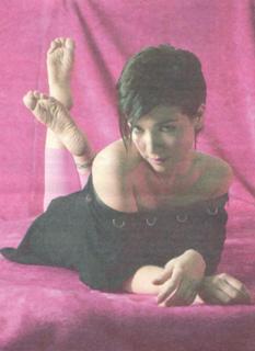 Natalia Oreiro feet photo thumbnail