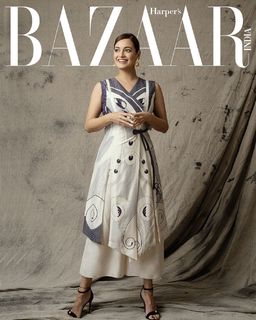 Dia Mirza feet photo thumbnail
