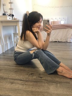 QuarterJade feet photo 1