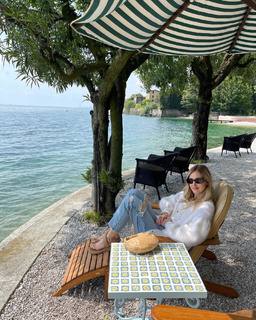 Chiara Ferragni feet photo thumbnail