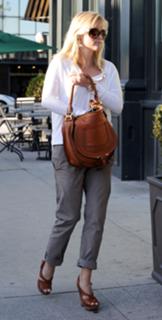 Reese Witherspoon feet photo thumbnail