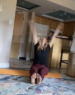 Natasha Henstridge feet photo thumbnail