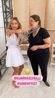Giada De Laurentiis feet photo thumbnail