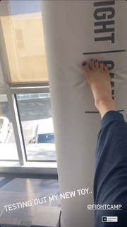 Katheryn Winnick feet photo thumbnail