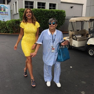 Lili Estefan feet photo thumbnail