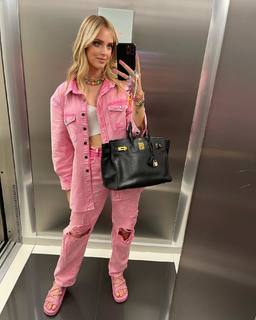 Chiara Ferragni feet photo thumbnail