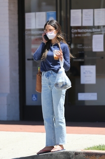 Jordana Brewster feet photo thumbnail