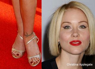 Christina Applegate feet photo thumbnail