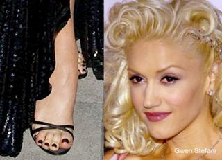 Gwen Stefani feet photo thumbnail