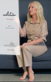 Katy Perry feet photo thumbnail