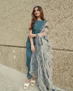 Jannat Zubair Rahmani feet photo thumbnail