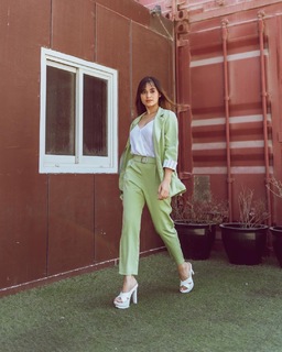Jannat Zubair Rahmani feet photo thumbnail
