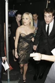 Reese Witherspoon feet photo thumbnail