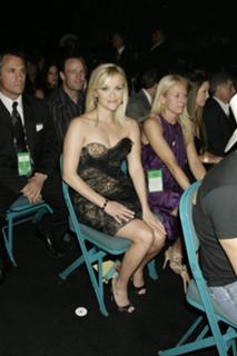 Reese Witherspoon feet photo thumbnail