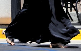 Angelina Jolie feet photo thumbnail