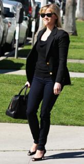 Reese Witherspoon feet photo thumbnail
