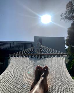 Dania Ramirez feet photo thumbnail