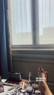 Elisabetta Gregoraci feet photo thumbnail