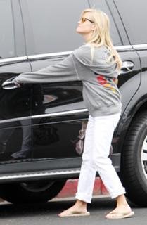 Reese Witherspoon feet photo thumbnail