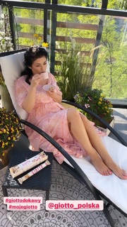 Katarzyna Cichopek feet photo thumbnail