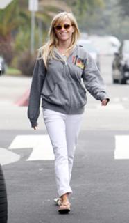 Reese Witherspoon feet photo thumbnail