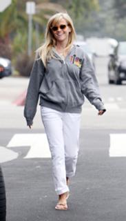 Reese Witherspoon feet photo thumbnail