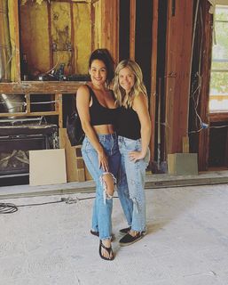 Nikki Garcia feet photo thumbnail