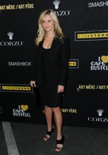 Reese Witherspoon feet photo thumbnail