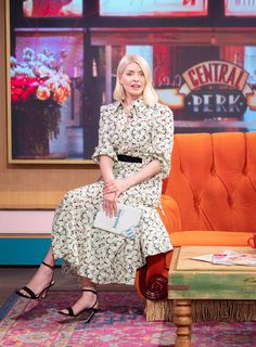 Holly Willoughby feet photo thumbnail