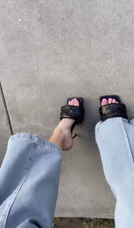 Victoria Waldrip feet photo thumbnail
