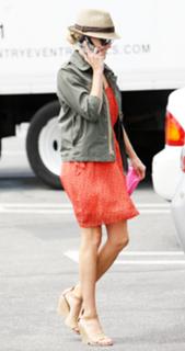 Reese Witherspoon feet photo thumbnail