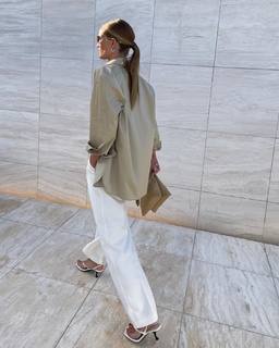 Rosie Huntington-Whiteley feet photo thumbnail