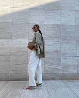 Rosie Huntington-Whiteley feet photo thumbnail