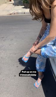 Victoria Waldrip feet photo thumbnail