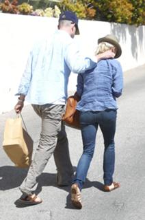 Reese Witherspoon feet photo thumbnail