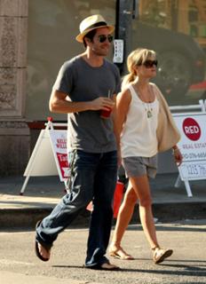 Reese Witherspoon feet photo thumbnail