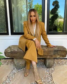 Tia Mowry feet photo thumbnail