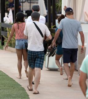 Vanessa Hudgens feet photo thumbnail