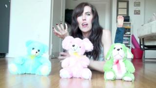 Brittani Taylor feet photo thumbnail