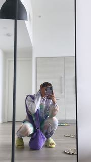 Addison Rae feet photo thumbnail