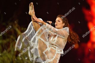 Halsey feet photo thumbnail
