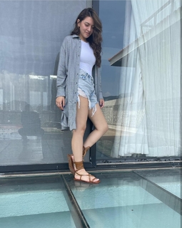 Hansika Motwani feet photo thumbnail