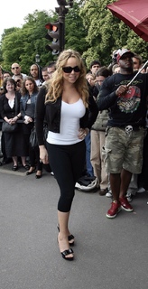 Mariah Carey feet photo thumbnail
